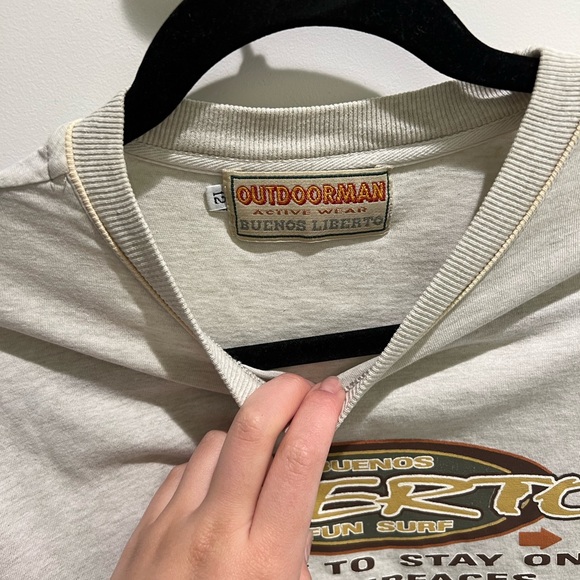 Vintage cropped graphic t-shirt thrifted in Portugal. - Picture 3 of 3